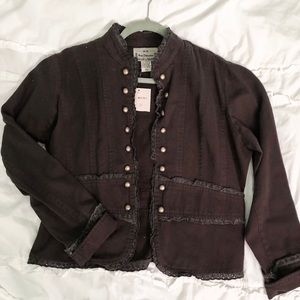 Tailored jacket with brass buttons